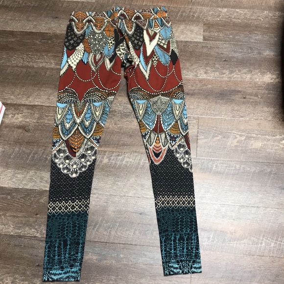 Shovava Batik-style Print Cotton Leggings size medium - Picture 6 of 6